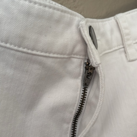 Women’s CJ Banks Stretch White Denim Shorts, Size 12 - Picture 2 of 5